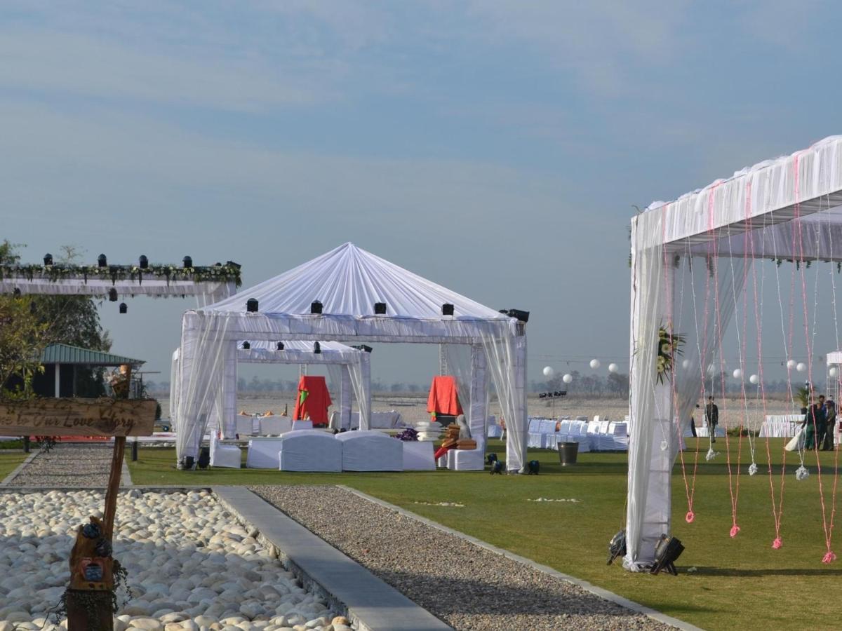Amatra By The Ganges Hotell Haridwār Eksteriør bilde